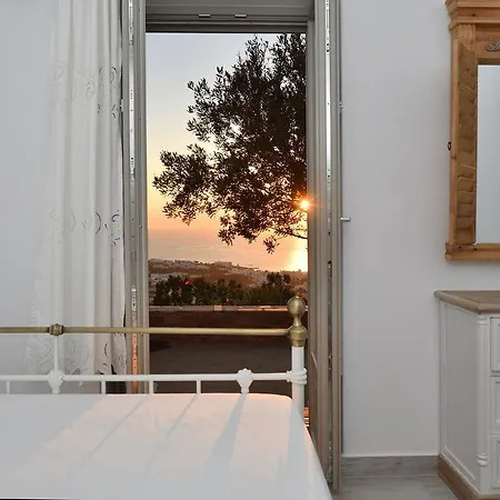 Olive Tree House In Parikia *